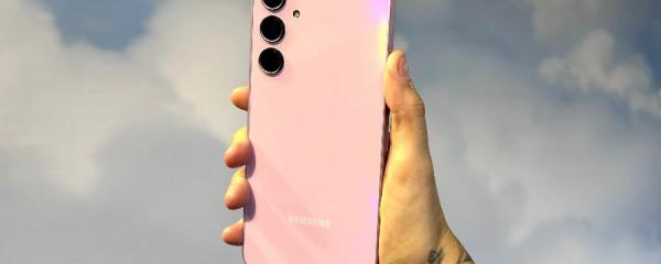 Galaxy A55 receives the first software update with a new security patch