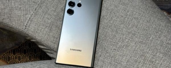Galaxy S24 Ultra reveals actual photos with a completely flat screen