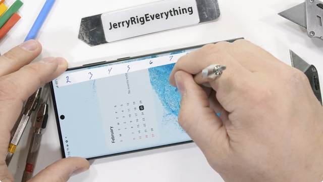 Galaxy S22 Ultra durability test: This is worthy flagship of the year! - Picture 1.