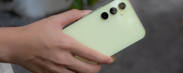 Samsung continues its update blitz: April 2026 security patch lands on the Galaxy A54