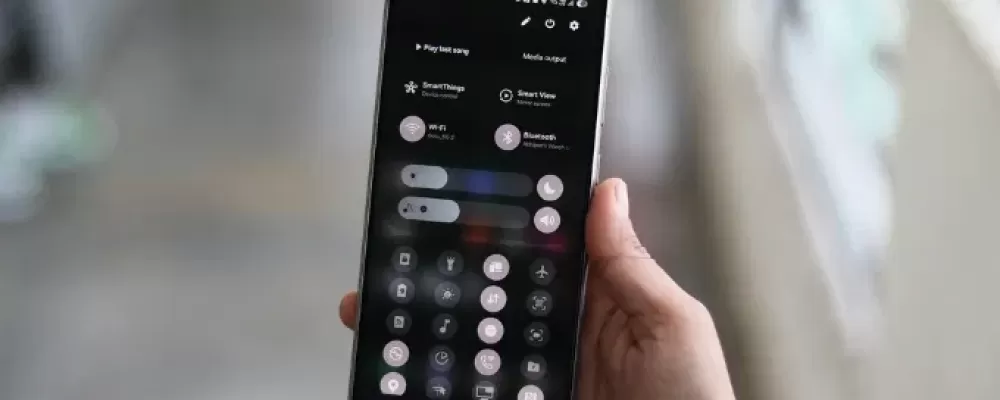 Samsung continues to delay One UI 7.0, testing program may last until April
