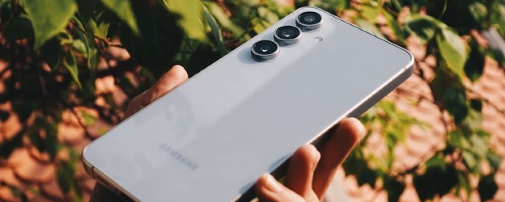 Samsung Galaxy S24 FE users can now officially try out One UI 7