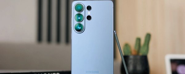 Samsung’s Privacy Display Was Called a Gamble. Six Months Later, Users Are Loving It.