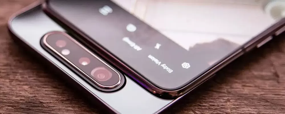 Samsung to launch a phone with a movable camera cluster?