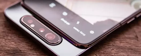 Samsung to launch a phone with a movable camera cluster?